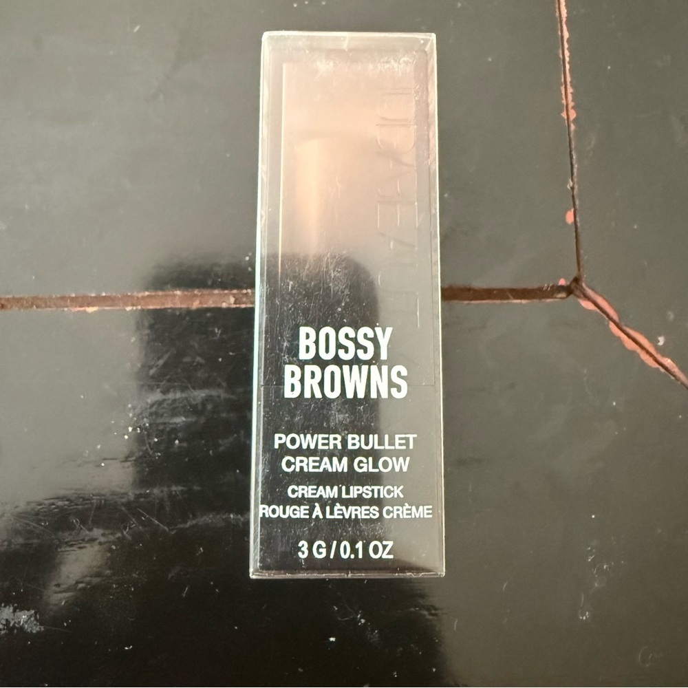 HUDA BEAUTY Bossy Browns Goal Digger Lipstick - Picture 5 of 5